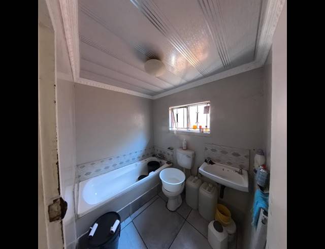 2 BEDROOM PROPERTY TO RENT IN LEBOENG